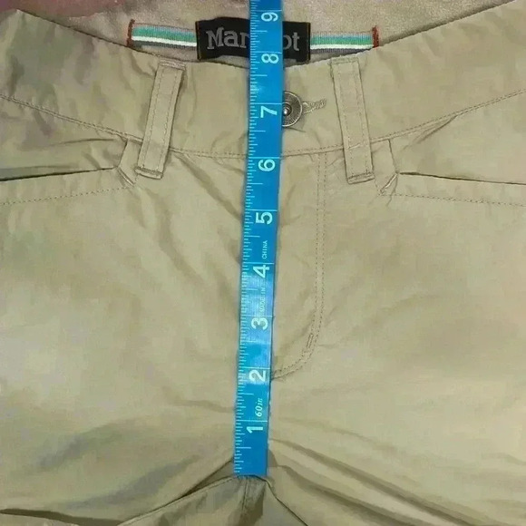 Marmot Khaki shorts size 4 button and drawstring on the inside - Picture 9 of 9